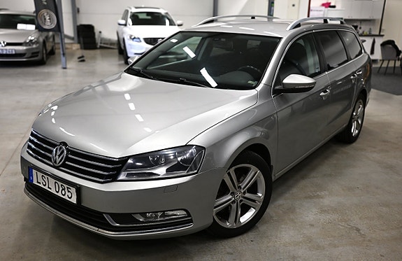 Volkswagen Passat 3 of 25