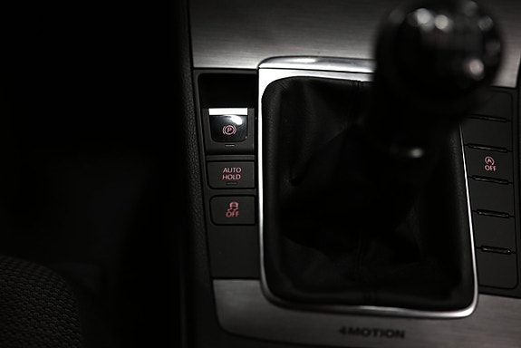 Volkswagen Passat 23 of 25