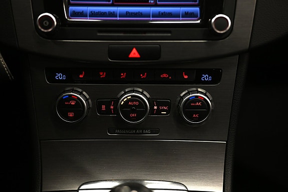 Volkswagen Passat 24 of 25