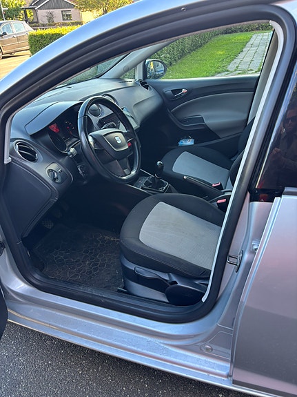 Seat Ibiza 5 of 7