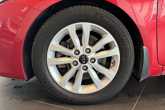 Kia Ceed 10 of 25