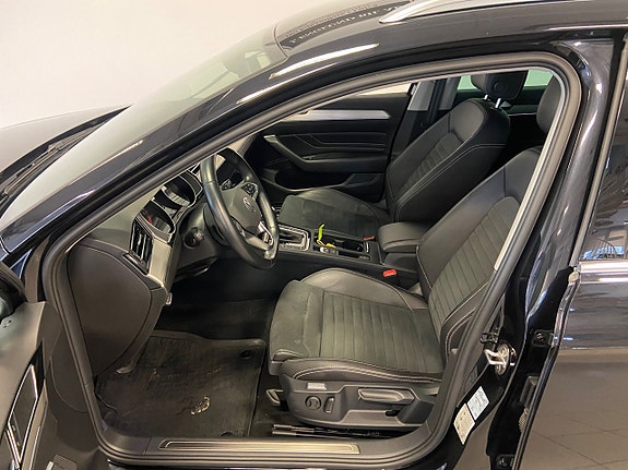 Volkswagen Passat 2 of 8