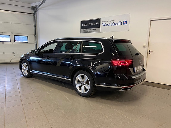 Volkswagen Passat 4 of 8