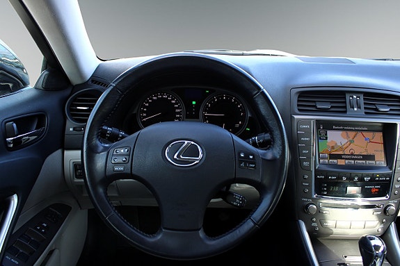 Lexus IS250 6 of 13