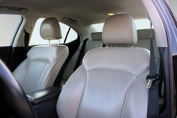 Lexus IS250 10 of 13
