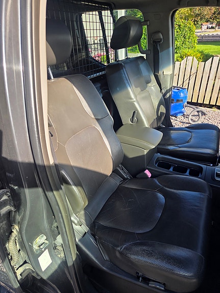 Nissan Navara 2 of 12