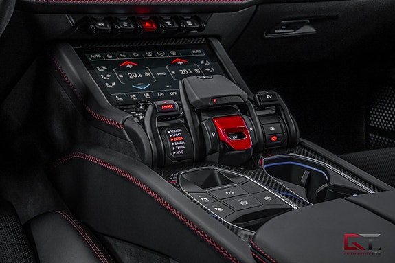 Lamborghini Urus 18 of 24