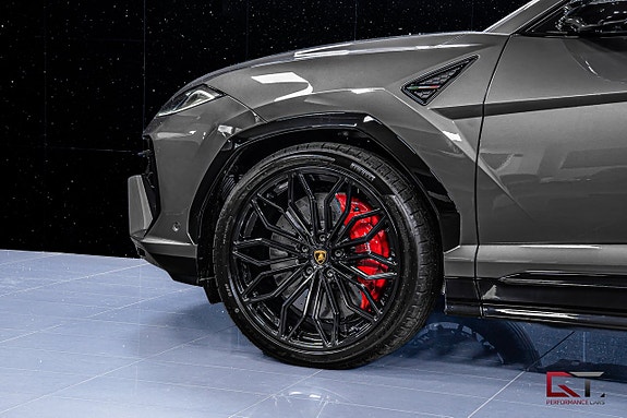Lamborghini Urus 5 of 24