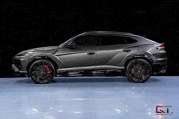 Lamborghini Urus 4 of 24