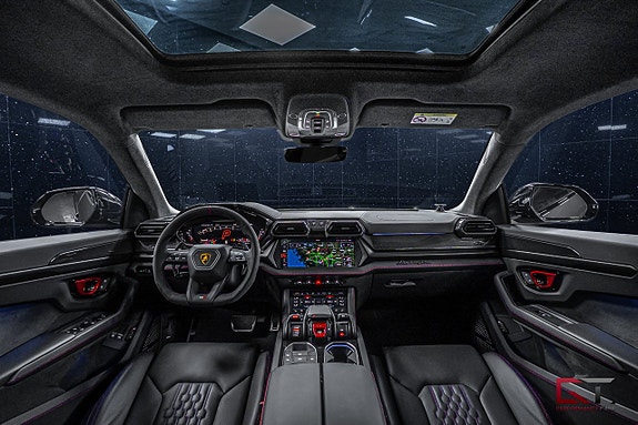 Lamborghini Urus 17 of 24