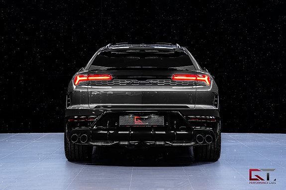 Lamborghini Urus 7 of 24