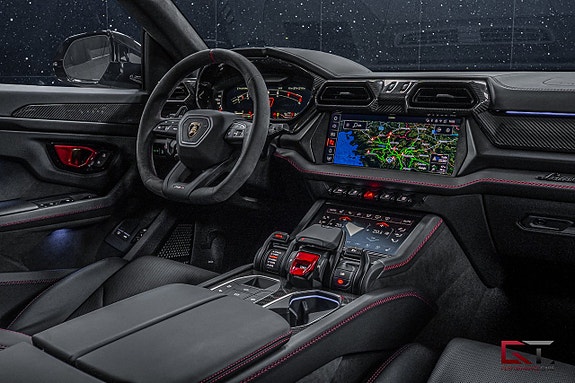 Lamborghini Urus 21 of 24