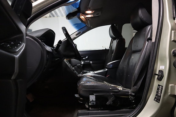 Volvo XC90 8 of 16