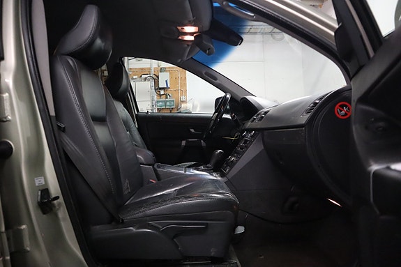 Volvo XC90 9 of 16