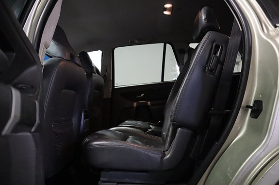Volvo XC90 13 of 16
