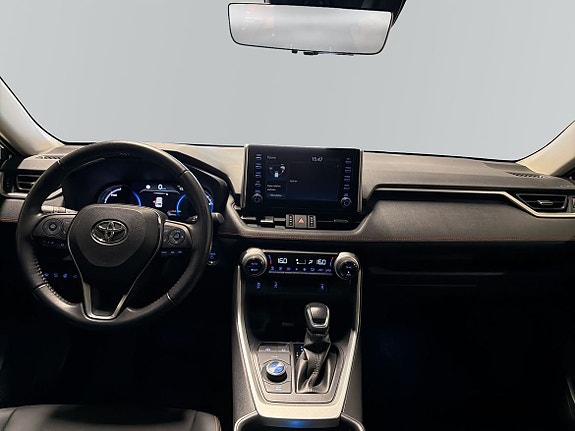 Toyota RAV4 8 of 13