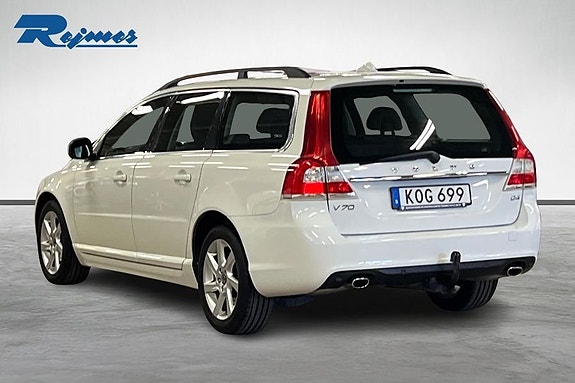 Volvo V70 2 of 13