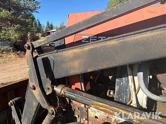 Traktor Zetor Crystal 8045 Super 4WD med last 2 of 6