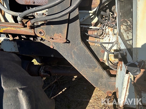 Traktor Zetor Crystal 8045 Super 4WD med last 4 of 6