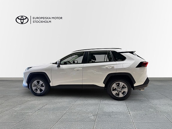 Toyota RAV4 3 of 13