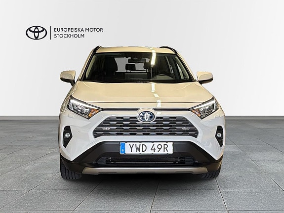 Toyota RAV4 5 of 13