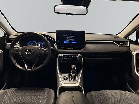 Toyota RAV4 8 of 13