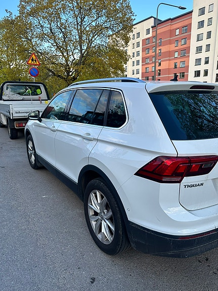 Volkswagen Tiguan 3 of 8