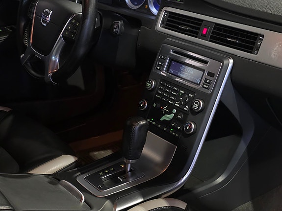 Volvo V70 16 of 18