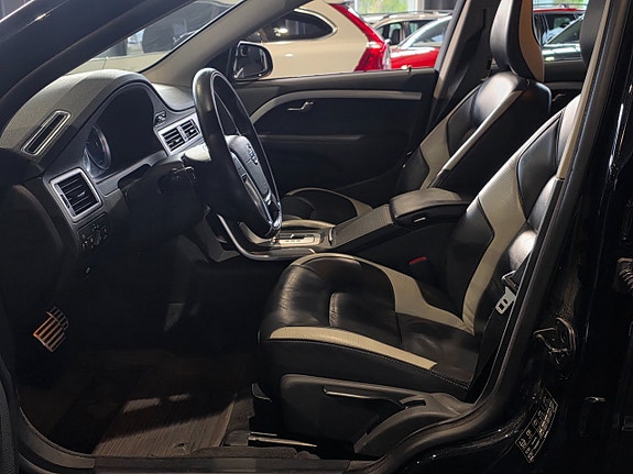Volvo V70 12 of 18