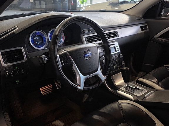 Volvo V70 11 of 18