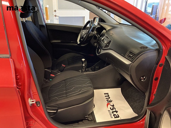 Kia Picanto 7 of 16