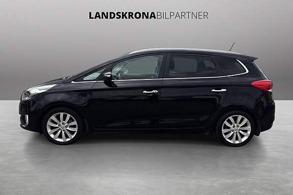Kia Carens 8 of 30