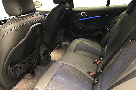 BMW 118i 9 of 13