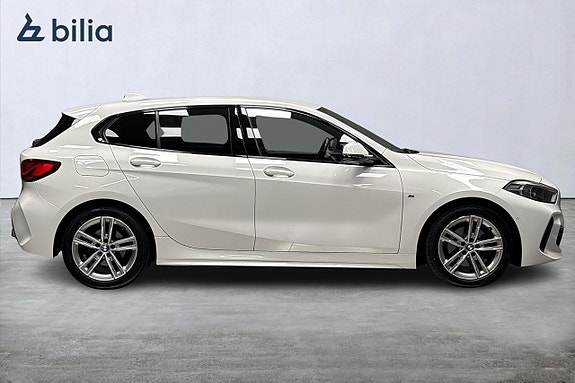 BMW 118i 2 of 13