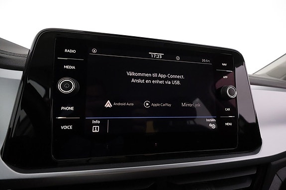 Volkswagen T-Roc 13 of 14