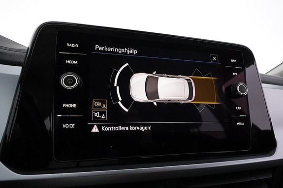 Volkswagen T-Roc 12 of 14
