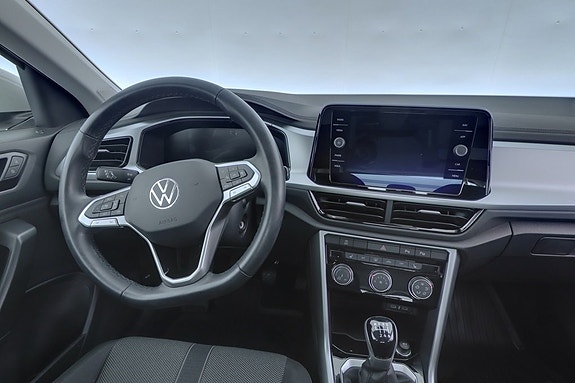 Volkswagen T-Roc 8 of 15