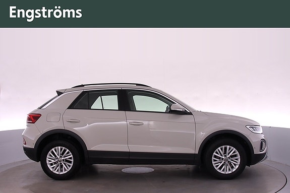 Volkswagen T-Roc 2 of 15