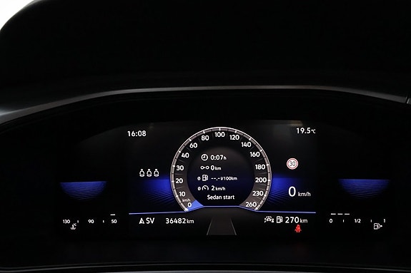 Volkswagen T-Roc 15 of 15