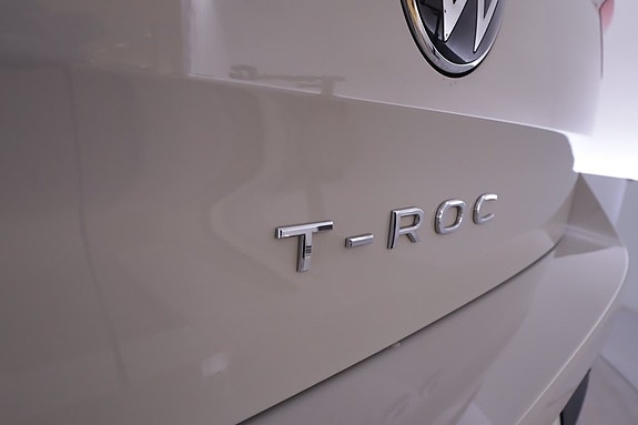 Volkswagen T-Roc 11 of 15