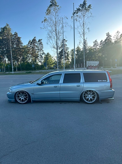 Volvo V70 3 of 10