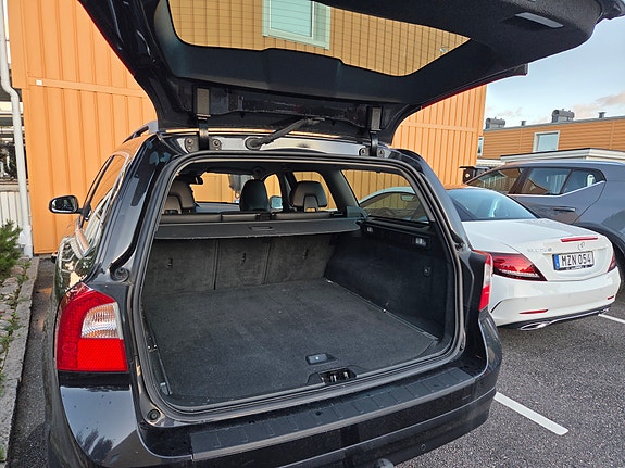 Volvo V70 8 of 8
