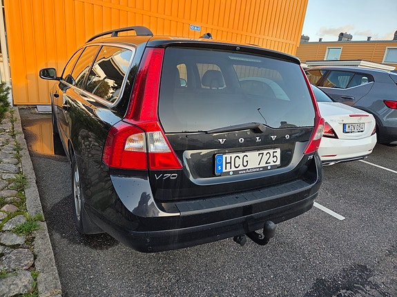 Volvo V70 3 of 8