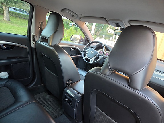 Volvo V70 6 of 8