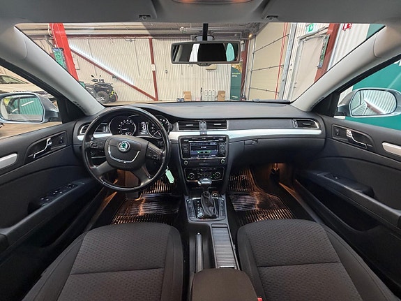Skoda Superb 18 of 24