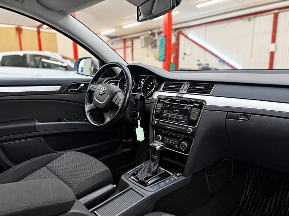 Skoda Superb 17 of 22