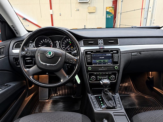 Skoda Superb 14 of 22