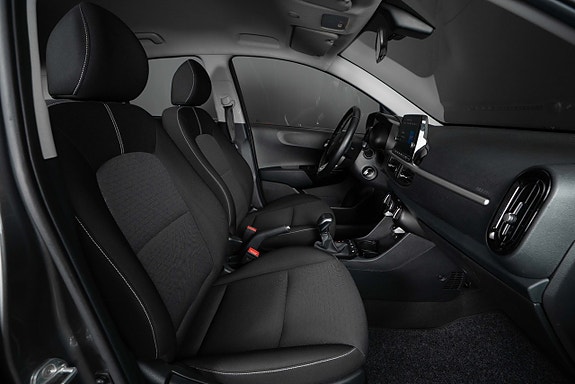 Kia Picanto 10 of 16