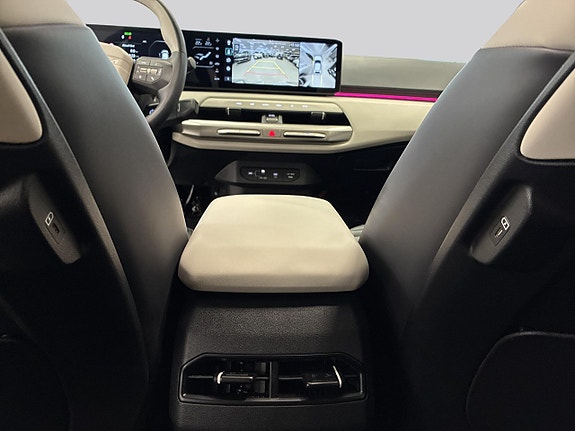 Kia EV4 12 of 30