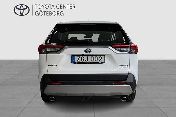 Toyota RAV4 7 of 13
